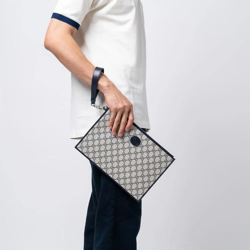 Gucci GG Supreme Zipped Pouch